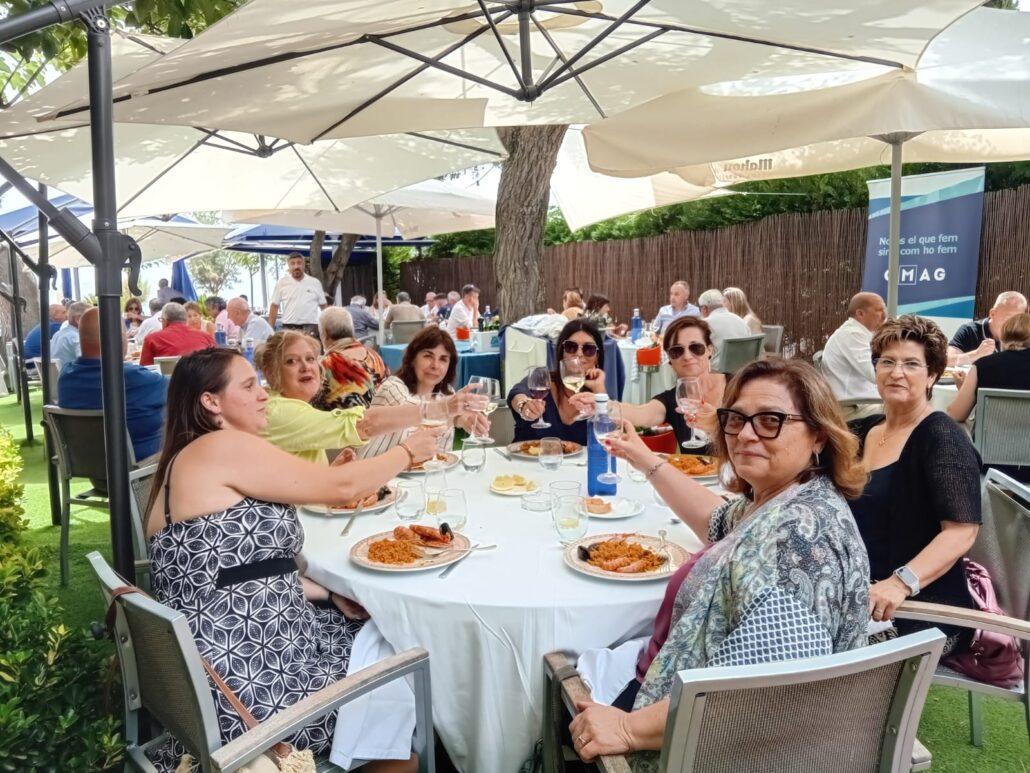 Assistents a l' àpat de germanor per celebrar el dia de la patrona dels mediadors d'assegurances organitzat pel col·legi de Girona