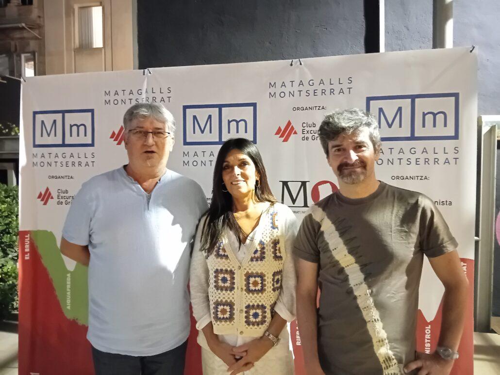 Pere Vicenç, coordinador de la travessa Matagalls- Montserrat, Gemma Soley, delegada territorial de Mutuacat i Jordi Pi, president del Club Excursionista de Gracia